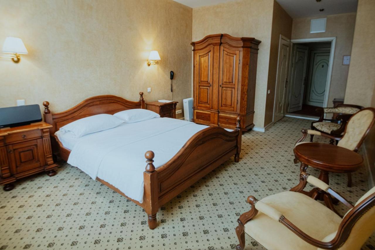 Piena Muiza - Berghof Hotel & Spa Sieksate Bagian luar foto