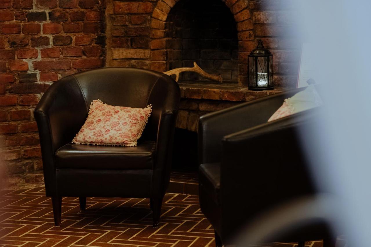 Piena Muiza - Berghof Hotel & Spa Sieksate Bagian luar foto