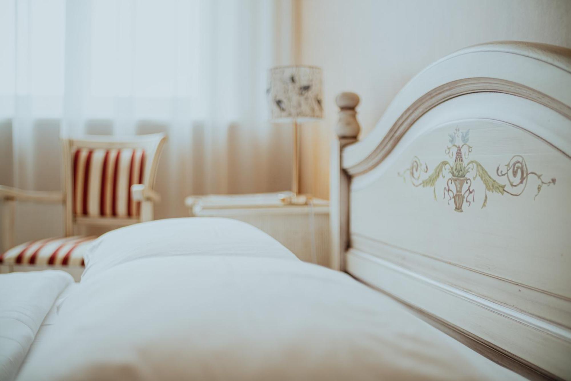 Piena Muiza - Berghof Hotel & Spa Sieksate Ruang foto